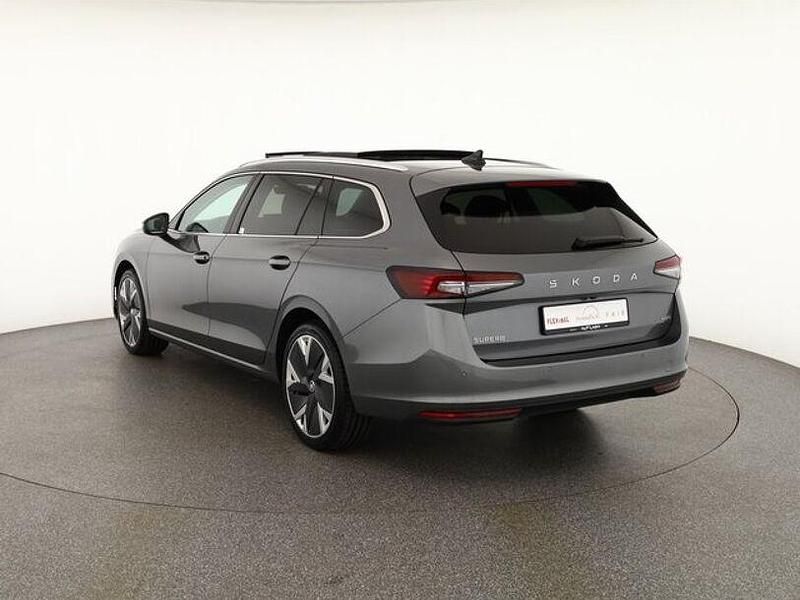 Gebraucht Skoda Superb 193 PS (141 kW) 2024 Grau Kombi