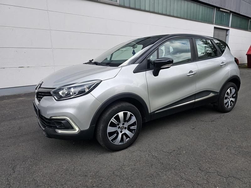 Grau Gebraucht 2018 Renault Captur SUV | 7.450 € (Superpreis) - Bild 1/4