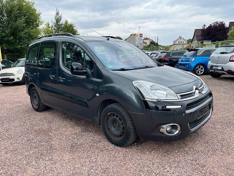 Grau Gebraucht 2013 Citroën Berlingo SELECTION Van / Kleinbus | 3.900 € (Guter Preis) - Bild 1/4