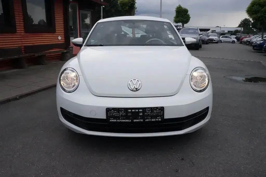 Gebraucht VW Beetle Basis 105 PS (77 kW) 2014 Weiß Kleinwagen