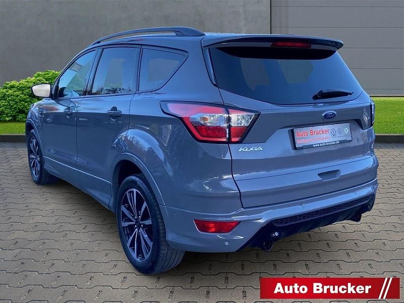 Gebraucht Ford Kuga ST-Line 150 PS (110 kW) 2019 Grau SUV