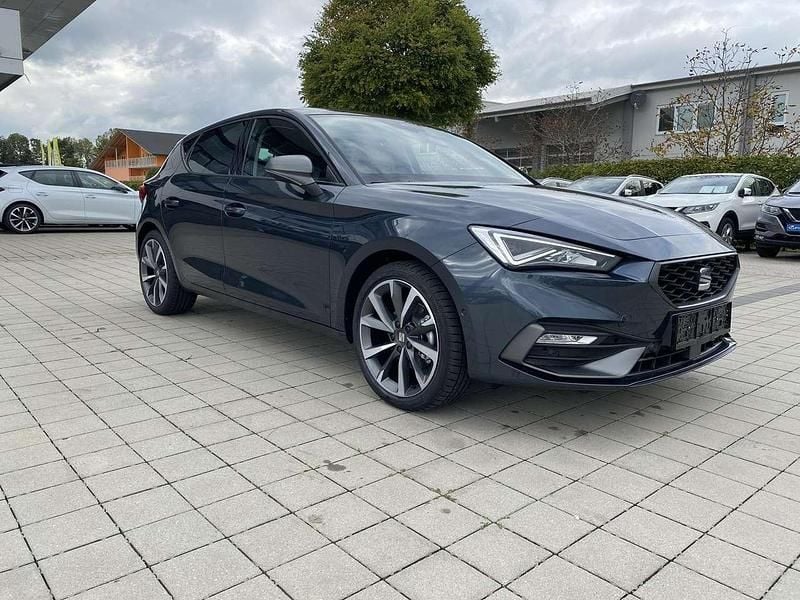 Magnetic grau metallic Gebraucht 2020 Seat Leon FR Limousine | 19.185 € (Fairer Preis) - Bild 1/4