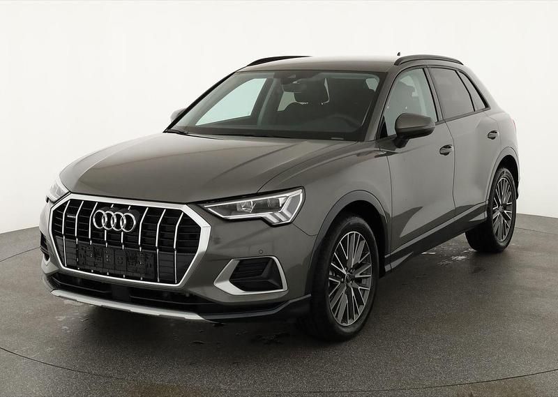 Chronosgrau metallic Neu 2025 Audi Q3 Advanced SUV | 48.495 € (Teuer) - Bild 1/4