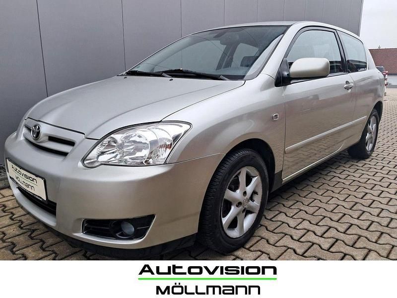 Gebraucht Toyota Corolla 110 PS (80 kW) 2004 Silber Limousine