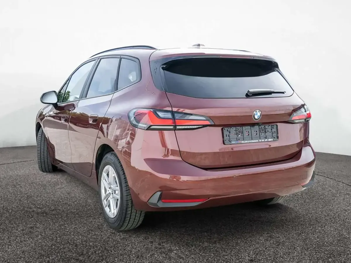 Gebraucht BMW 218 Active Tourer 136 PS (100 kW) 2023 Rot Van / Kleinbus