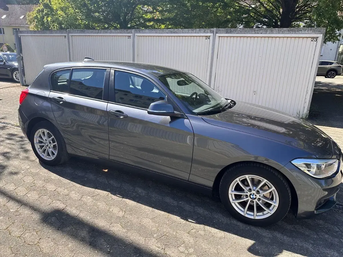 Gebraucht BMW 116 109 PS (80 kW) 2018 Grau Kleinwagen