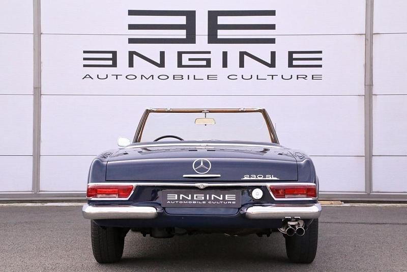 Gebraucht Mercedes 230 150 PS (110 kW) 1967 Blau Cabrio