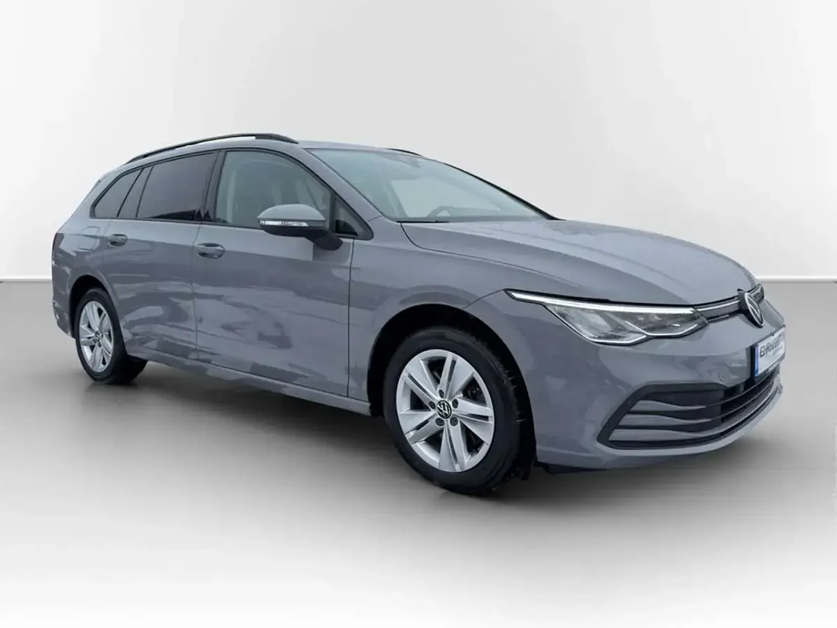 Gebraucht VW Golf VIII Life 150 PS (110 kW) 2021 Grau Kombi