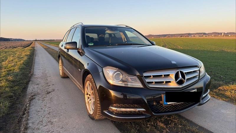 Gebraucht Mercedes C250 Avantgarde 204 PS (150 kW) 2012 Schwarz Kombi