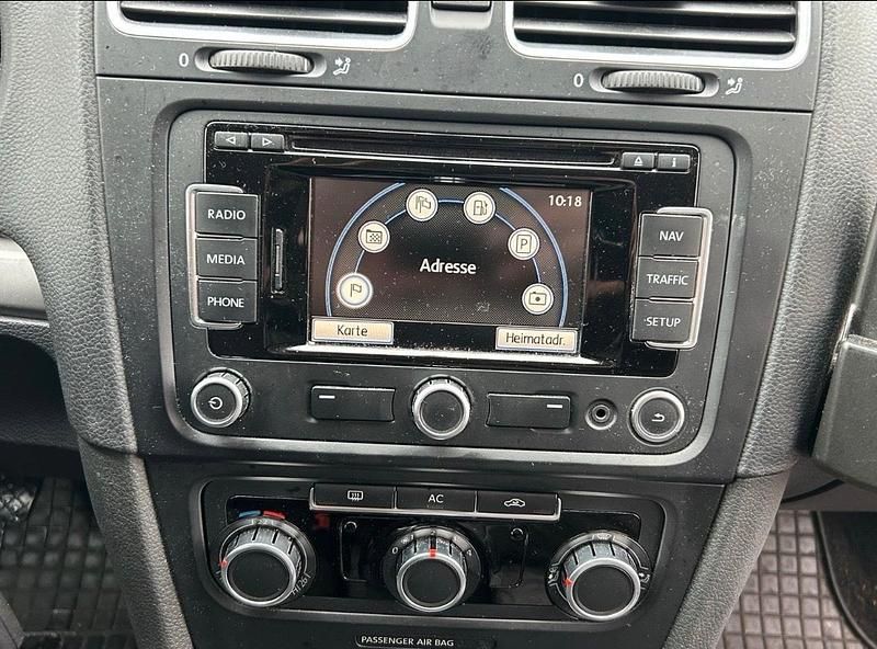 Gebraucht VW Golf VI 105 PS (77 kW) 2010 Silber Kleinwagen