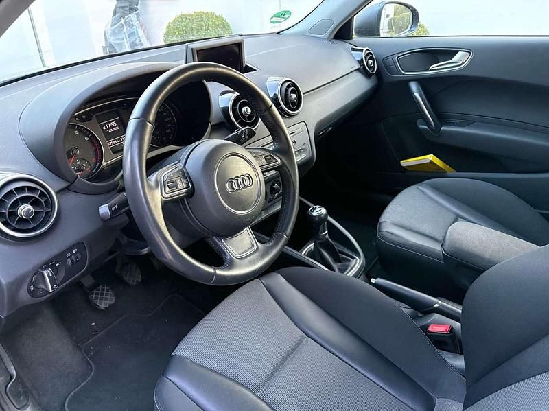 Gebraucht Audi A1 Attraction 86 PS (63 kW) 2014 Schwarz Kleinwagen