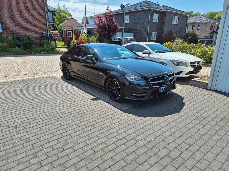 Schwarz Gebraucht 2011 Mercedes CLS350 AMG Limousine | 17.000 € (Teuer) - Bild 1/4