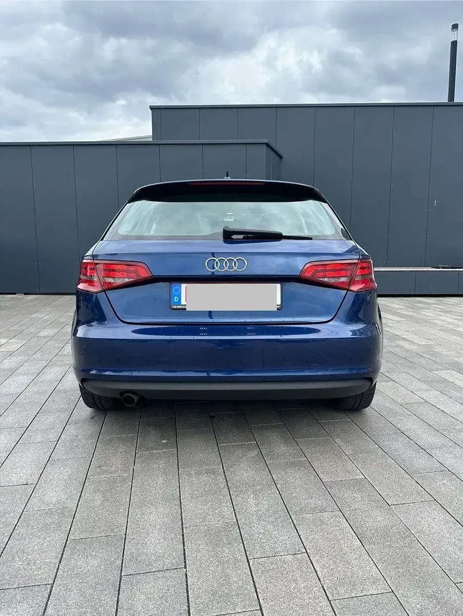Gebraucht Audi A3 Sportback Attraction 110 PS (80 kW) 2014 Blau Kleinwagen