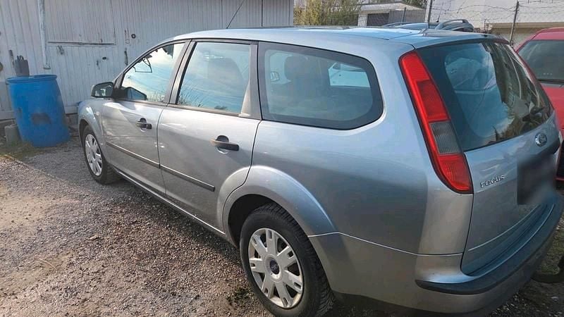 Gebraucht Ford Focus 103 PS (75 kW) 2005 Silber Kombi