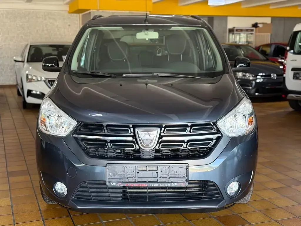 Gebraucht Dacia Lodgy Comfort 102 PS (75 kW) 2019 Grau Van / Kleinbus