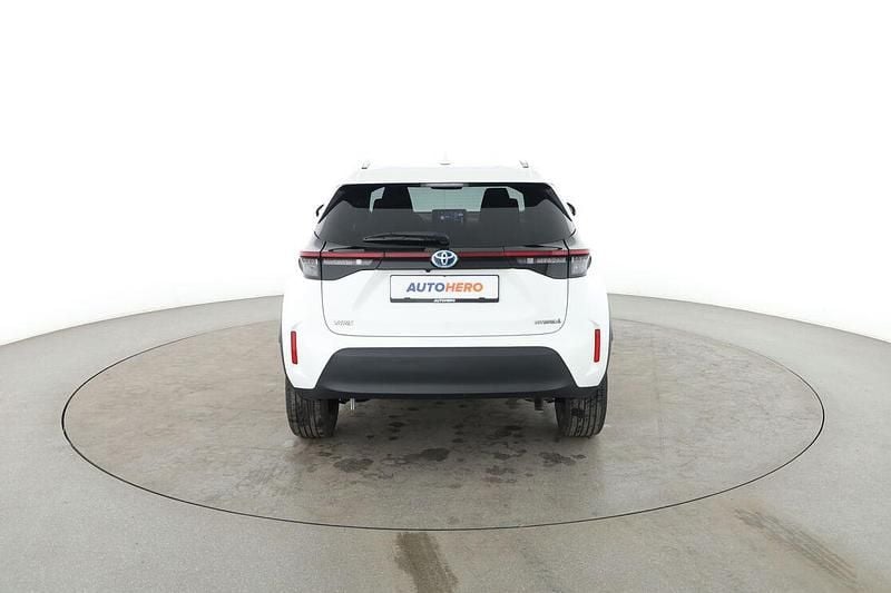 Gebraucht Toyota Yaris Cross Team 116 PS (85 kW) 2022 Weiß SUV