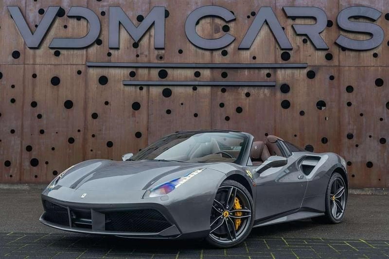 Gebraucht Ferrari 488 672 PS (494 kW) 2016 Grigio ferro metallico Cabrio