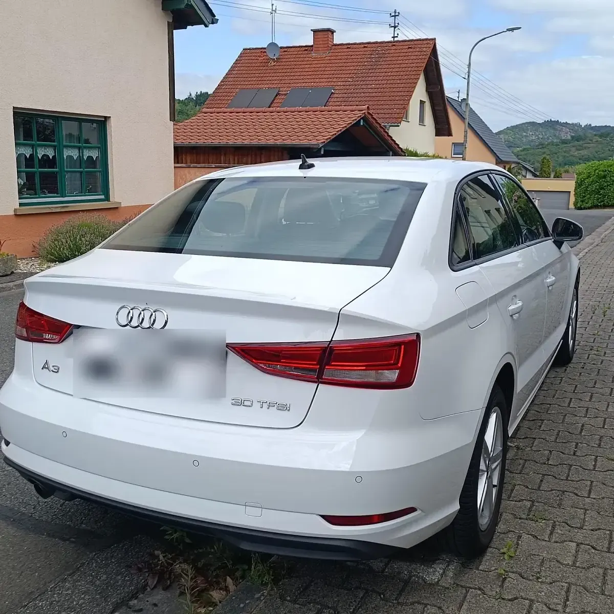 Gebraucht Audi A3 116 PS (85 kW) 2019 Weiß Limousine