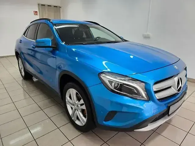 Używany Mercedes GLA180 122 KM (89 kW) 2016 Niebieski SUV