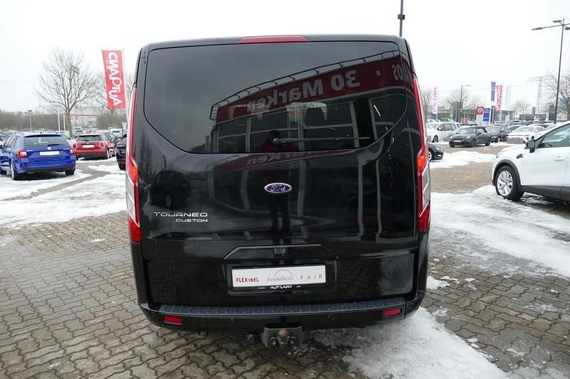Gebraucht Ford Tourneo Custom Titanium 170 PS (125 kW) 2018 Schwarz Van