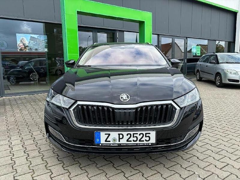 Second-hand Skoda Octavia Style 150 CP (110 kW) 2024 Negru Break