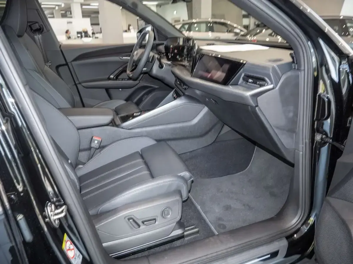 Gebraucht Audi Q5 Sportback Sport 204 PS (150 kW) 2026 Schwarz SUV