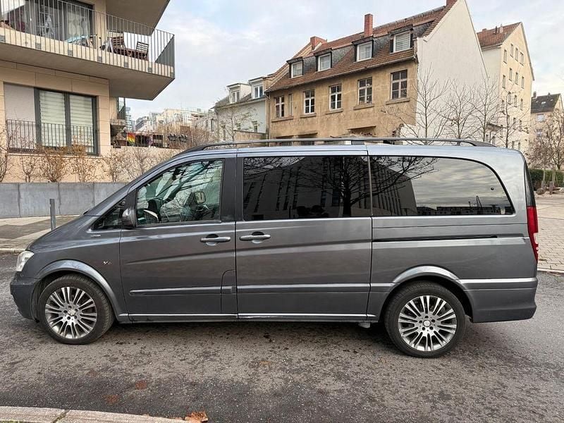 Gebraucht Mercedes Viano 224 PS (164 kW) 2011 Grau Van / Kleinbus