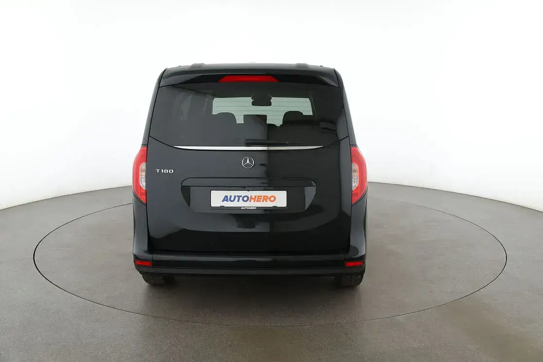 Gebraucht Mercedes T180 Progressive 131 PS (96 kW) 2025 Schwarz Van / Kleinbus
