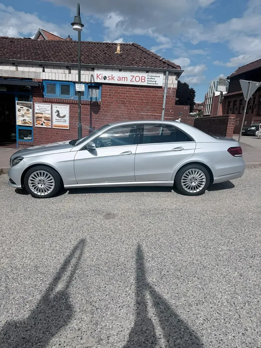 Gebraucht Mercedes E200 130 PS (95 kW) 2013 Silber Limousine