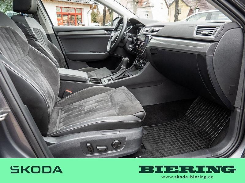 Gebraucht Skoda Superb Style 200 PS (147 kW) 2022 Grau Kombi
