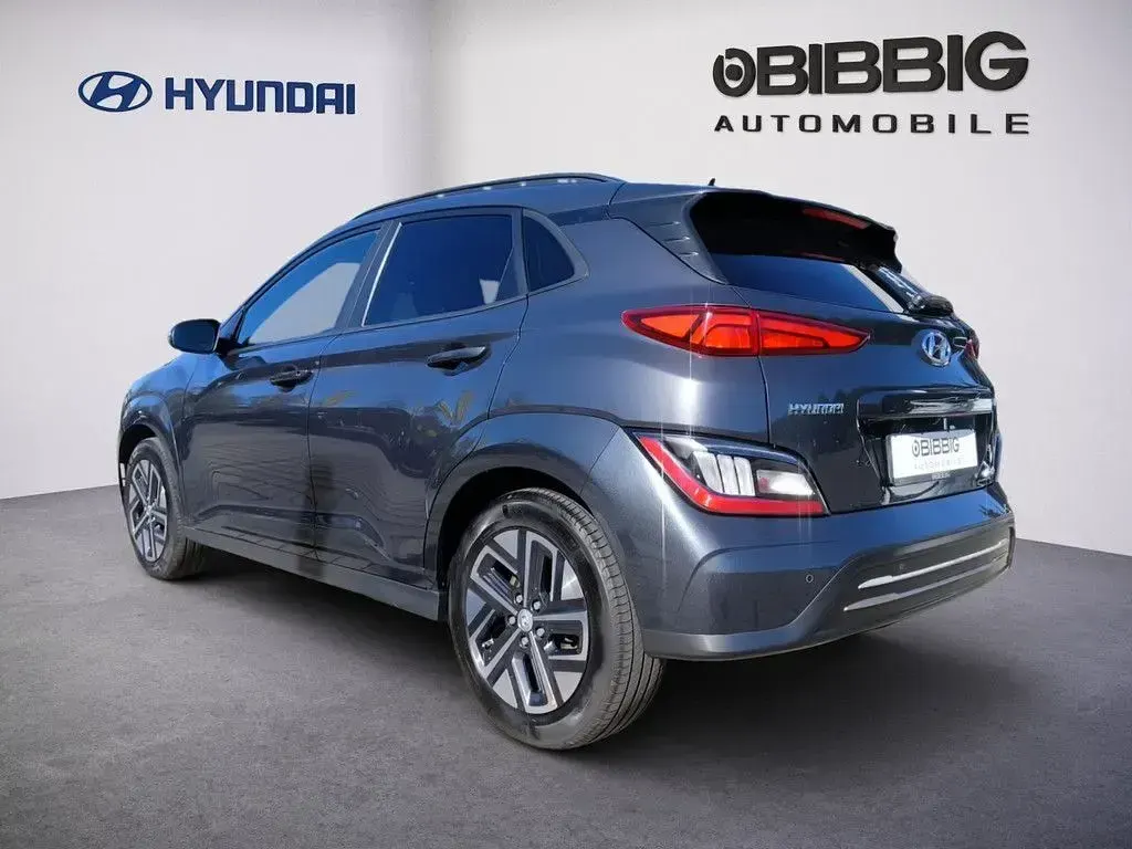 Gebraucht Hyundai Kona Trend 150 kW (204 PS) 2022 Grau SUV
