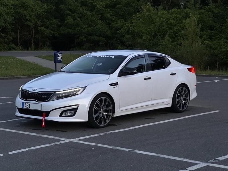 Weiß Gebraucht 2014 Kia Optima 2 Limousine | 14.999 € - Bild 1/1