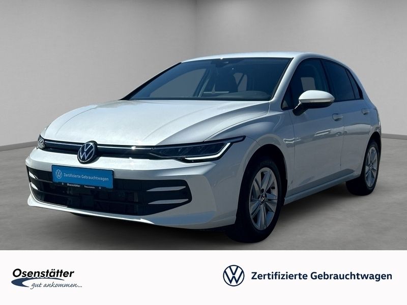 Weiss Gebraucht 2024 VW Golf VIII Life Limousine | 24.320 € (Fairer Preis) - Bild 1/4