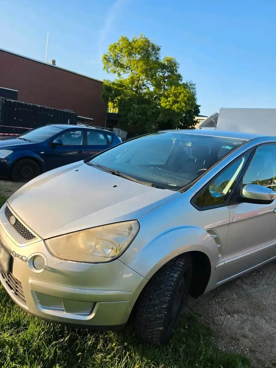 Gebraucht Ford S-MAX S 140 PS (102 kW) 2007 Silber Van / Kleinbus