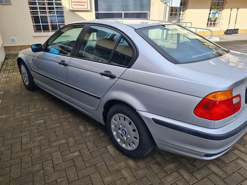 Gebraucht BMW 316 105 PS (77 kW) 1999 Silber Limousine