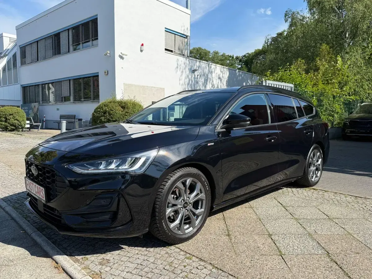 Gebraucht Ford Focus ST-Line 125 PS (91 kW) 2024 Schwarz Kombi