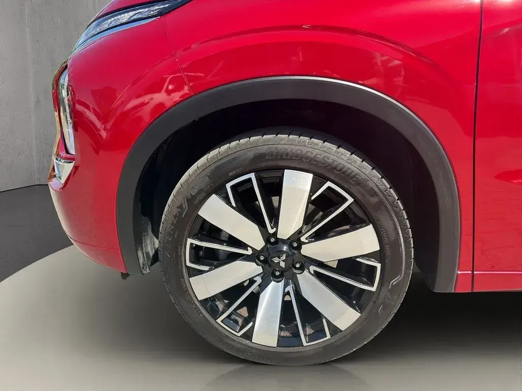 Gebraucht Mitsubishi Outlander P-HEV Top 306 PS (225 kW) 2025 Rot SUV
