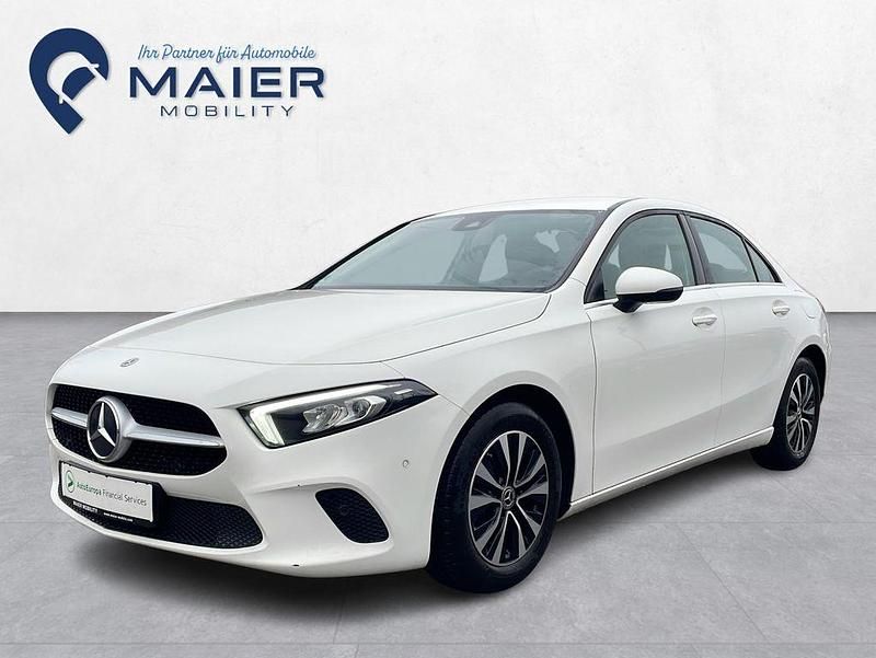 Gebraucht Mercedes A180 Business 116 PS (85 kW) 2021 Polarweiss  unilack Limousine