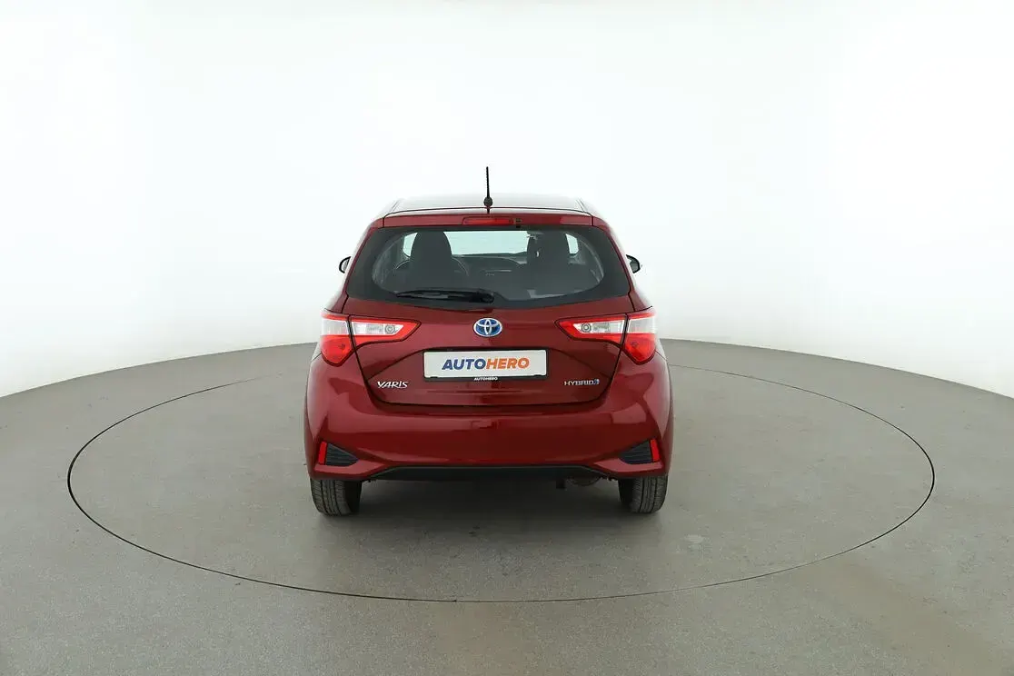 Gebraucht Toyota Yaris Team 61 PS (44 kW) 2018 Rot Kleinwagen