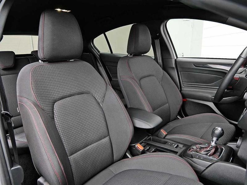 Gebraucht Ford Focus ST-Line 125 PS (91 kW) 2020 Polarsilber metallic Limousine