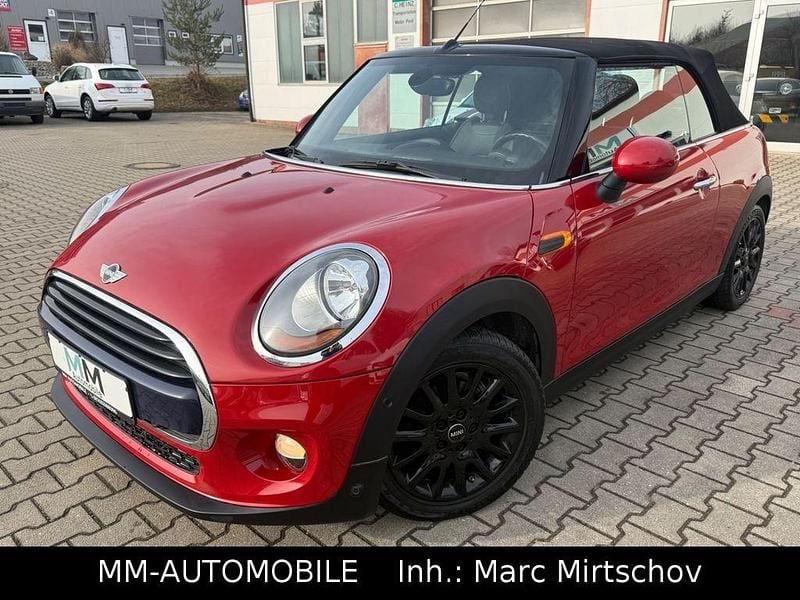 Gebraucht Mini Cooper Cabriolet 136 PS (100 kW) 2017 Blazing red ii metallic Cabrio