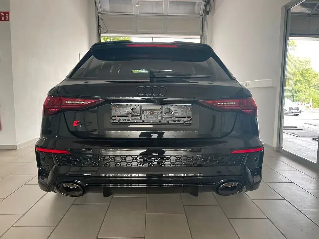 Gebraucht Audi RS3 Sport 400 PS (294 kW) 2023 Schwarz Limousine