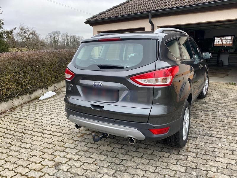 Gebraucht Ford Kuga 150 PS (110 kW) 2015 Grau SUV