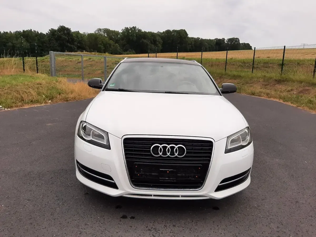Gebraucht Audi A3 Attraction 105 PS (77 kW) 2012 Weiß Kleinwagen