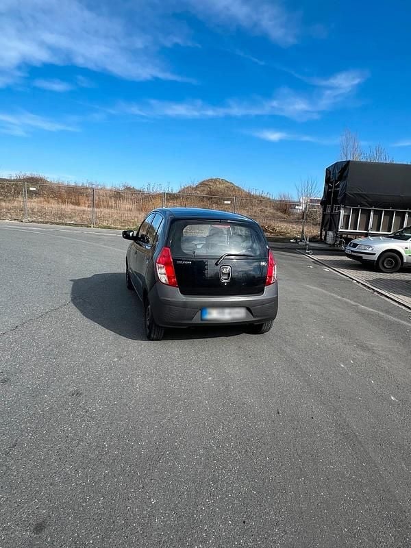 Gebraucht Hyundai i10 67 PS (49 kW) 2010 Schwarz Kleinwagen