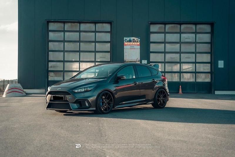 Gebraucht Ford Focus RS 349 PS (256 kW) 2017 Grau Limousine
