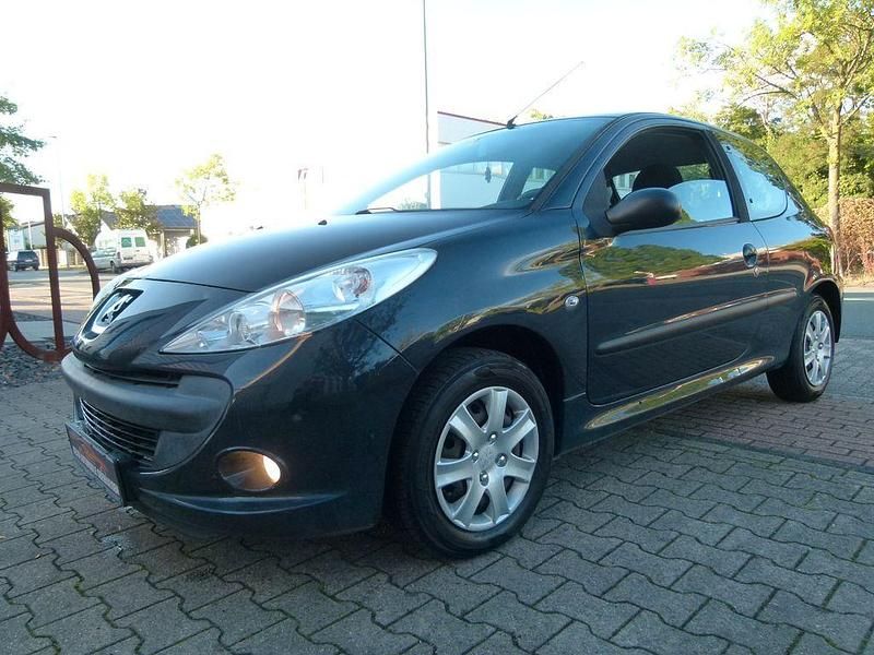 Gebraucht Peugeot 206+ Basis 75 PS (55 kW) 2009 Grau Kleinwagen