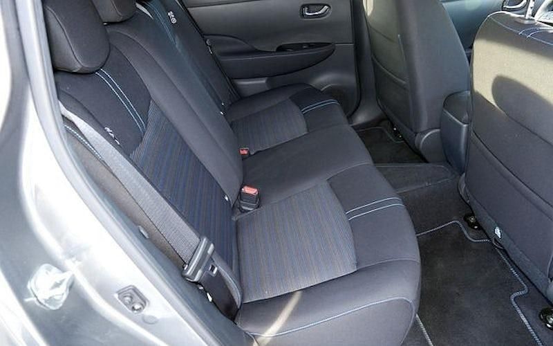 Gebraucht Nissan Leaf N-Connecta 110 kW (150 PS) 2019 Grau (metallic) Kleinwagen