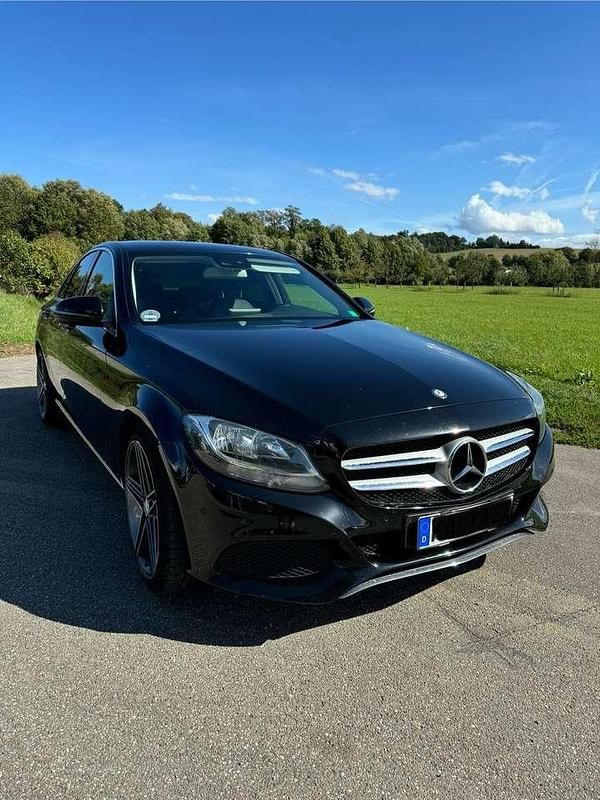 Schwarz Gebraucht 2016 Mercedes C220 Limousine | 12.000 € (Guter Preis) - Bild 1/4