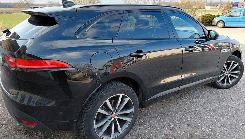 Gebraucht Jaguar F-Pace 179 PS (131 kW) 2017 Schwarz SUV